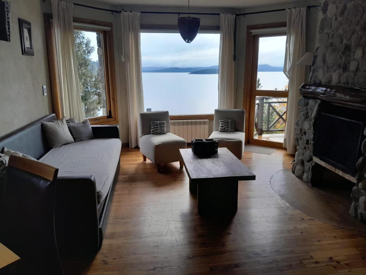 Lirolay Suites - Apart Hotel San Carlos de Bariloche Exteriör bild